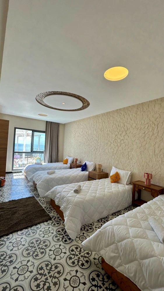 Comfort · male · 4 beds · ocean view