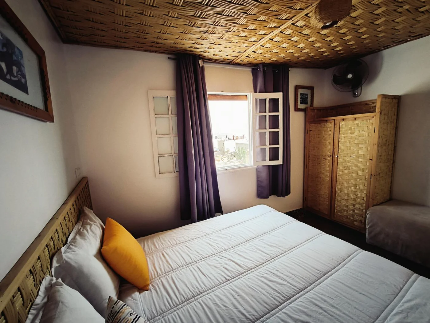 Double Ensuite Room with Outdoor-Facing Window
